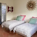 Amuri 4 Heated Swimming Pool בית נופש *