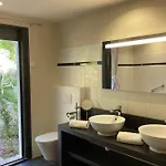 בית נופש Amuri 4 Heated Swimming Pool