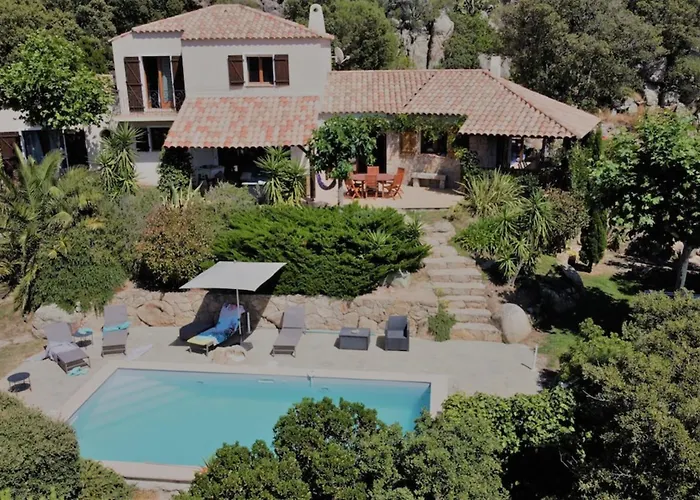 Amuri 4 Heated Swimming Pool *