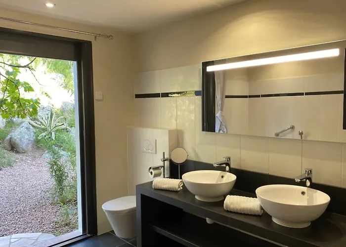 Vakantiehuis Amuri 4 Heated Swimming Pool