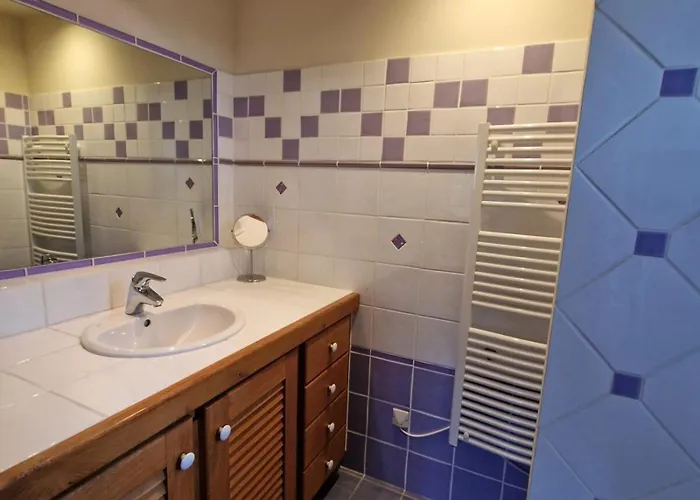 Amuri 4 Heated Swimming Pool *